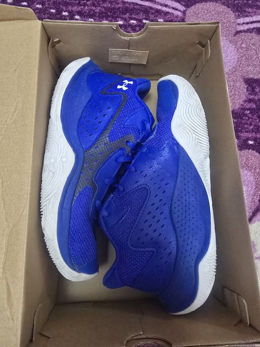 Маратонки Under Armour номер 40