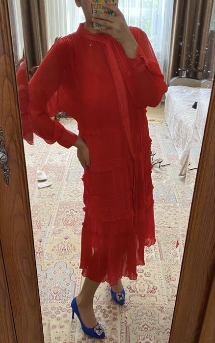 красное шифоновое платье