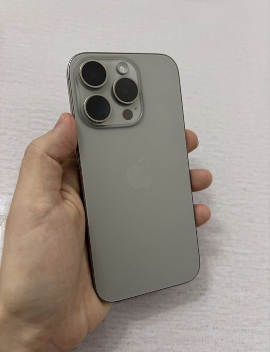 Iphone 15 pro Natural Titanium