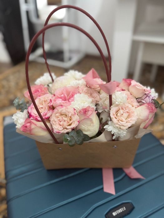 Цветы свежие. Букеты