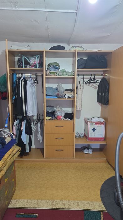 Шкаф большой вместительный