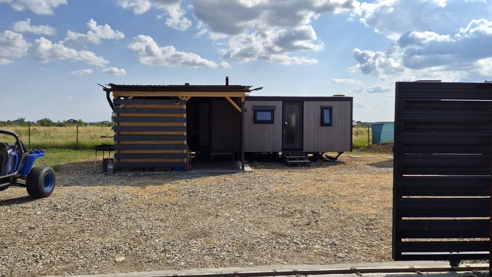 Teren 750 m.  si casa mobila