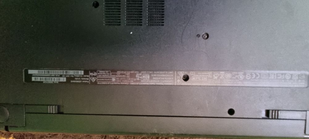 Vand laptop HP i5 pentru piese