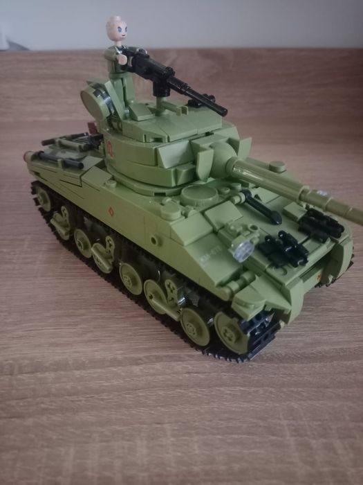 Продам лего танк