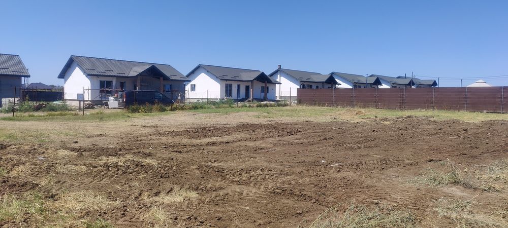 Teren de vanzare cu autorizatie de constructie!