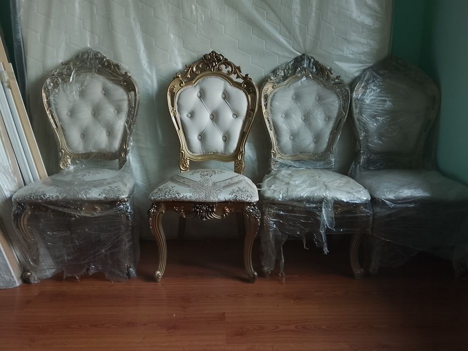 Продам 6 новых стульев
