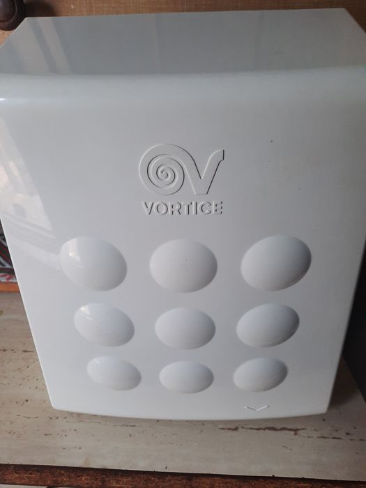 Vand uscator de maini