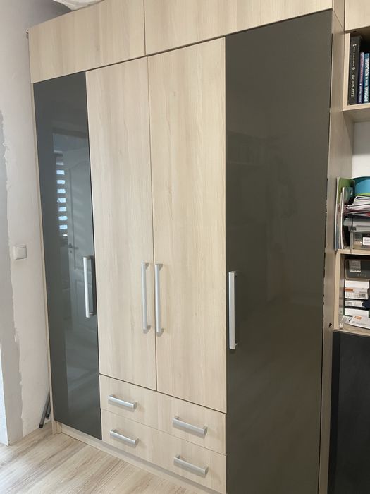 Dulap Combinat + Birou Spatios + Masa Extensibila Cadou