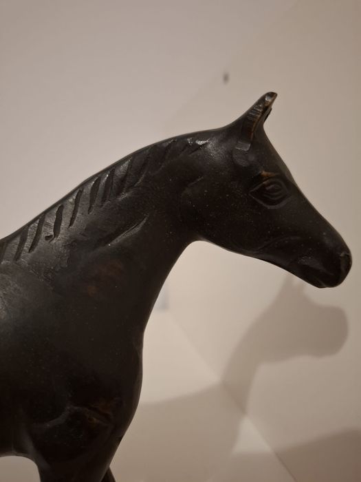 Statuie antică de cal din bronz – 1,37 kg, detalii pictate