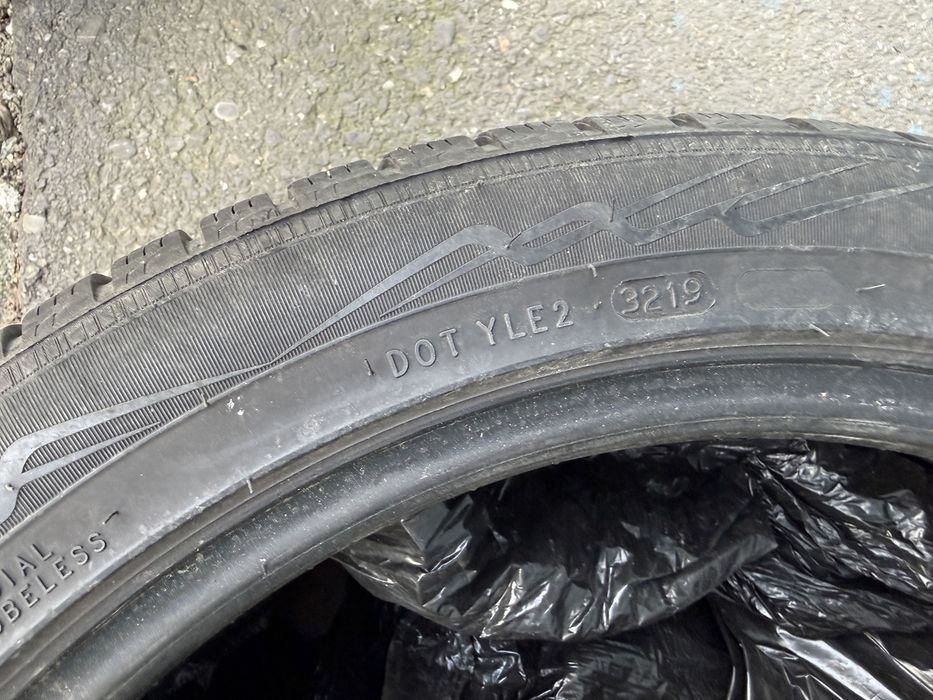 Vand anvelope nokian 225/45/18 255/40/18