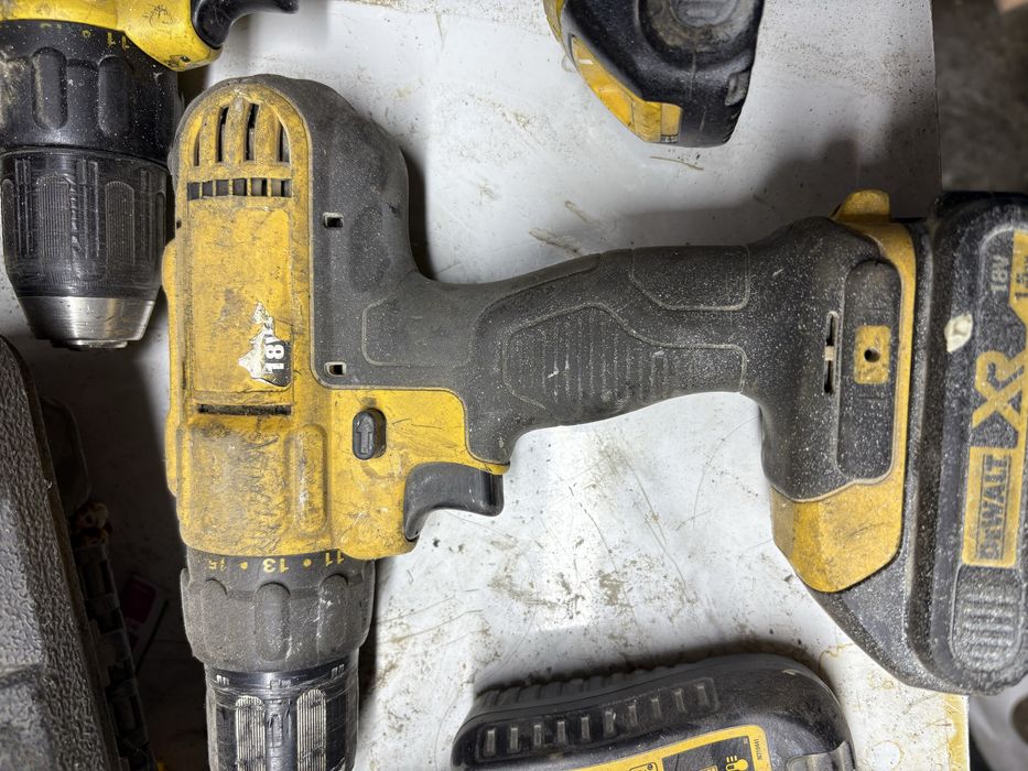 Шруповерт Dewalt,