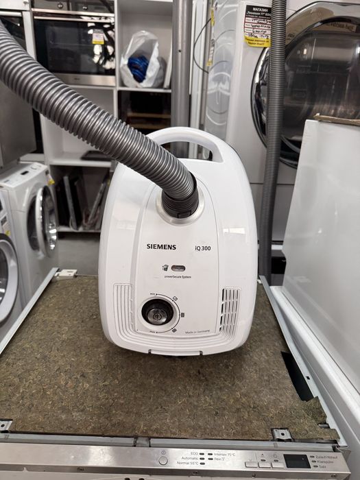 Прахосмукачка Siemens IQ300