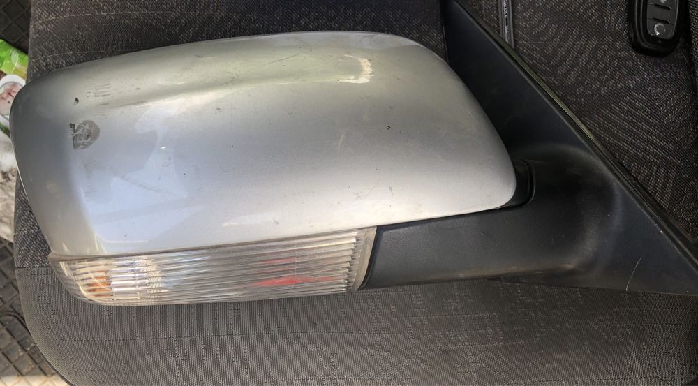 Дясно огледало за киа венга гр. Кюстендил в.з. Север • OLX.bg