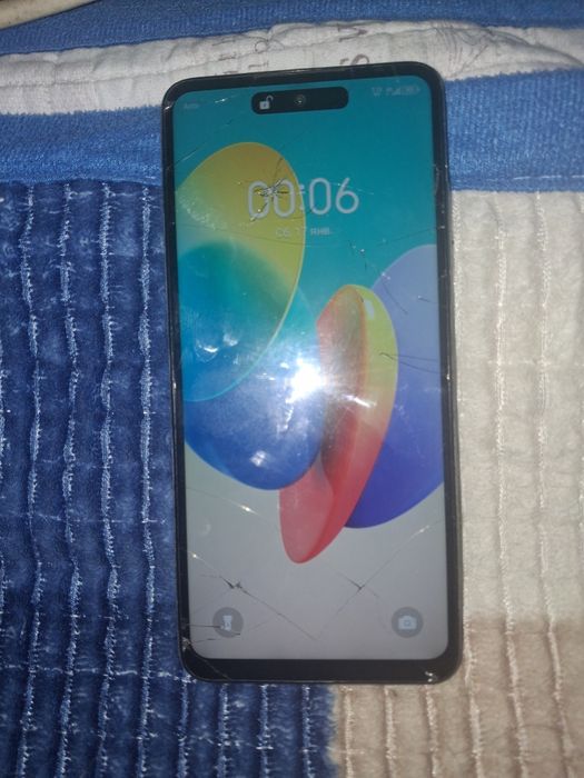 Продам TECNO SPARK 20C 128гб