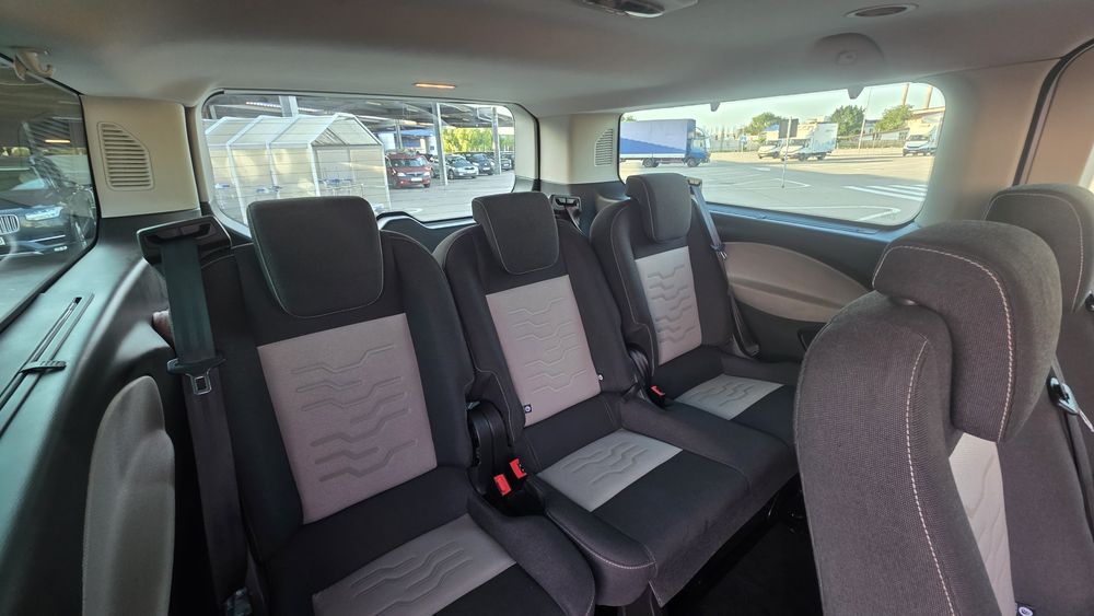 Ford Tourneo Custom L2 8+1