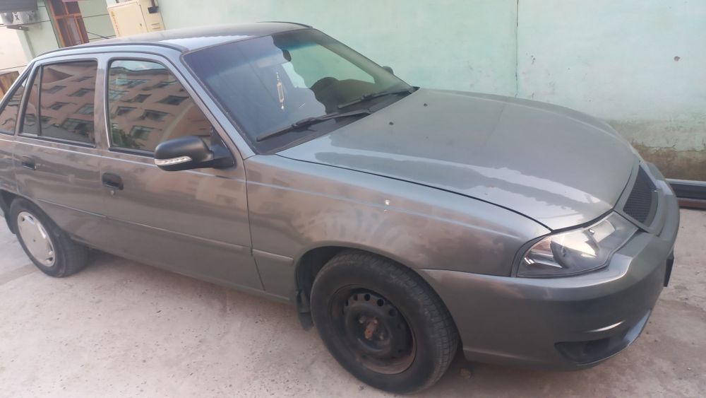 Neksiya 2 yaqinda matordan chiqdi kuzovda ozgina iwi bor otib beriladi