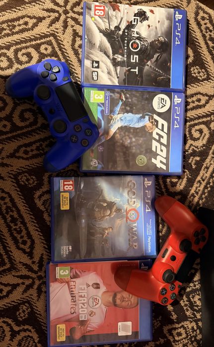 PS4 1TB + 2 оригинални джойстика + 4 игри – готов за игра веднага!