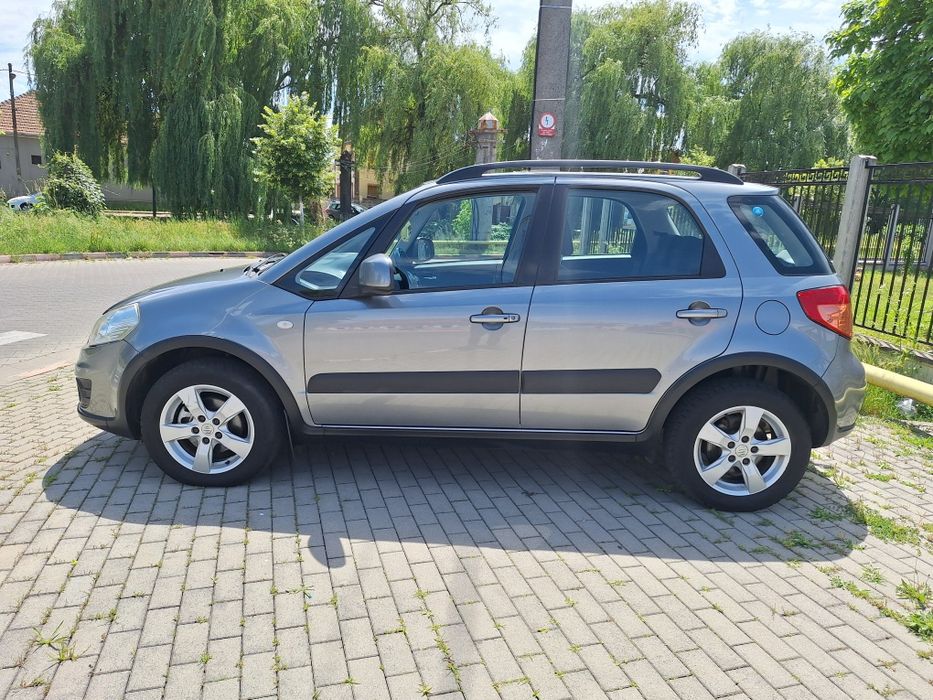 Suzuki SX4 // 4x4// 1.6 benzina! Klima! NAVI!
