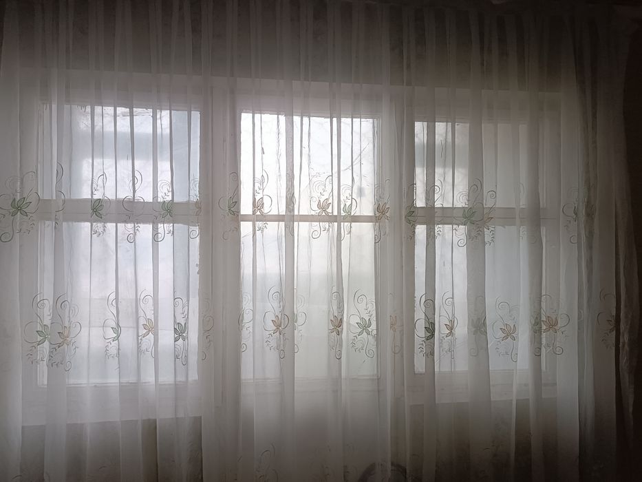 Занавески   две штуки отдам даром