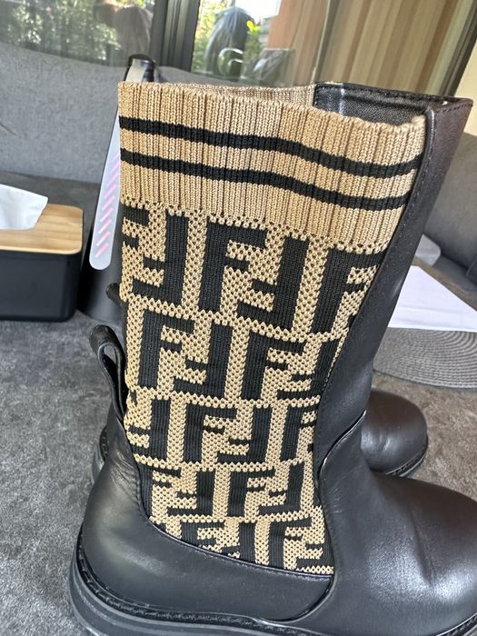 Ghete Fendi marimea 39