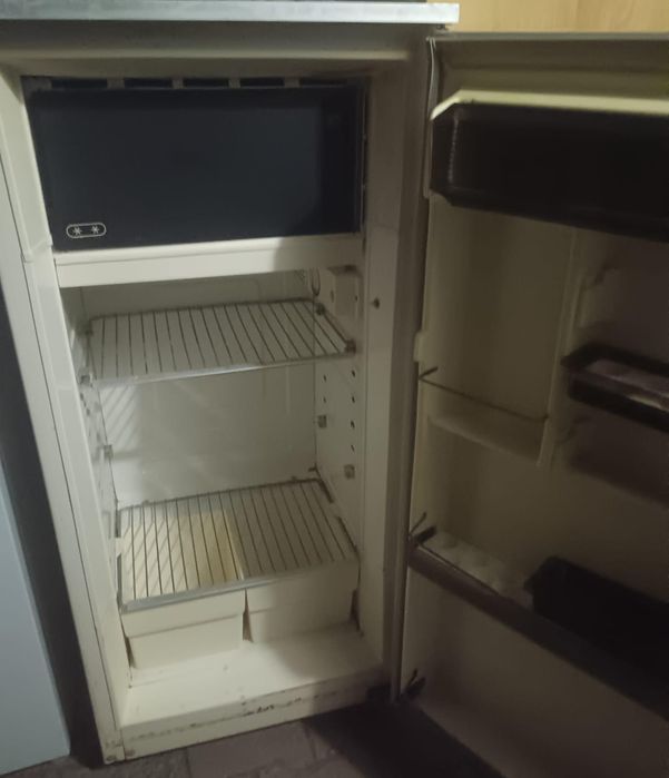 Холодильники продам