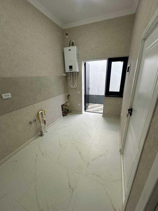 Срочно Продаю 2х-комнат На М.Ашрафи