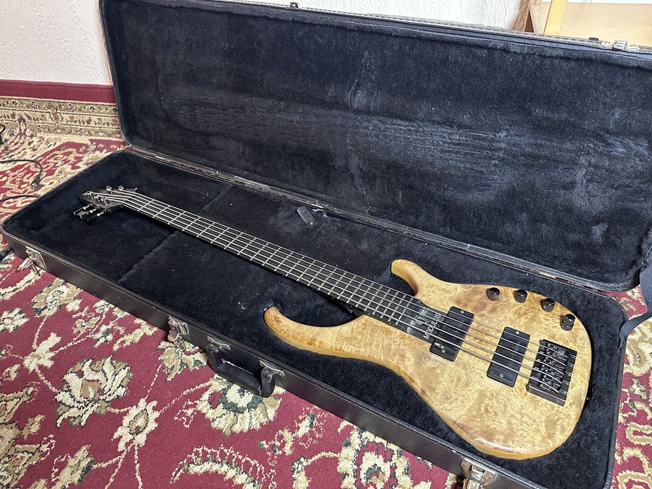 Бас-гитара Modulus Quantum 5