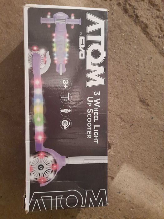 Trotineta Evo Atom cu 3 roti si lumini