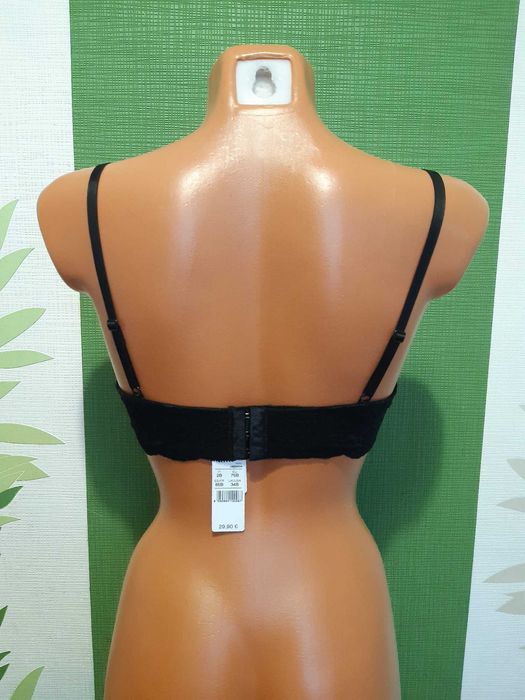 Sutien cu push-up cu semicupă,de culoare negru,mărimea 75B,Intimissimi