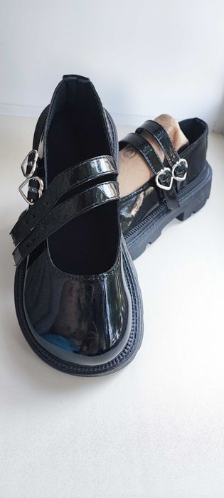 кулассные туфли  новые