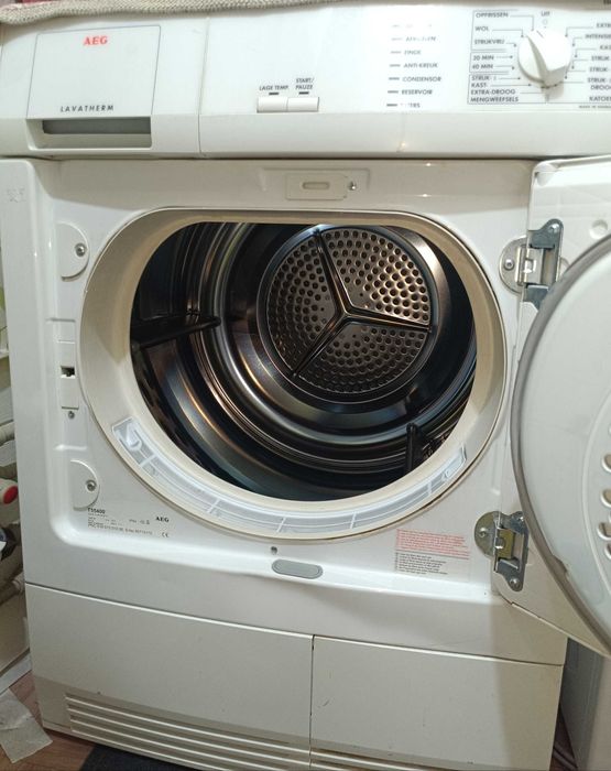 Сушилня кондензаторна 7кг - AEG T71270AС