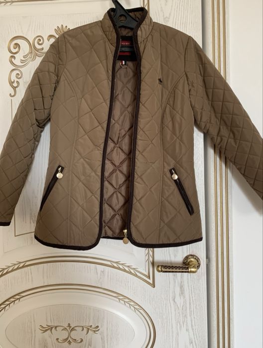 Куртки 42, 44 размеры.