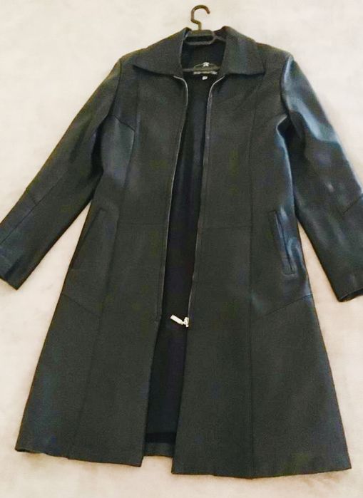 Haina de piele damă