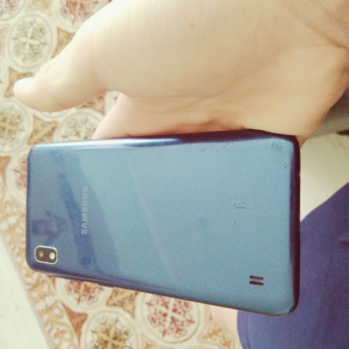 Samsung A10 в хорошем состоянии