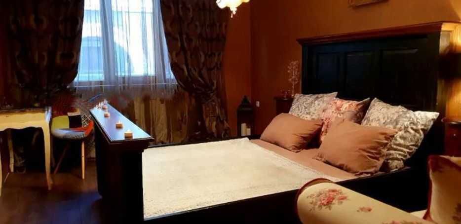 Дава се под наем Тристаен апартамент в София, Център - 80 кв.м за 1250 € - Снимка #6