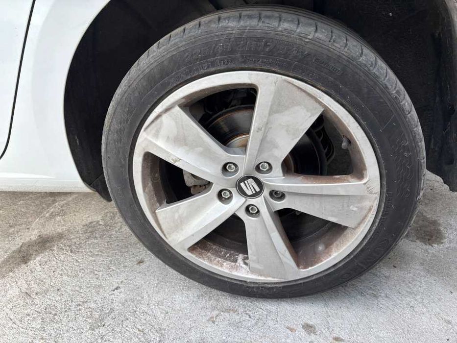 Jante Aliaj Originale Seat Leon 17 Inchi 5x112 cu Anvelope Vara 225 45 R17  7J ET:49 Star