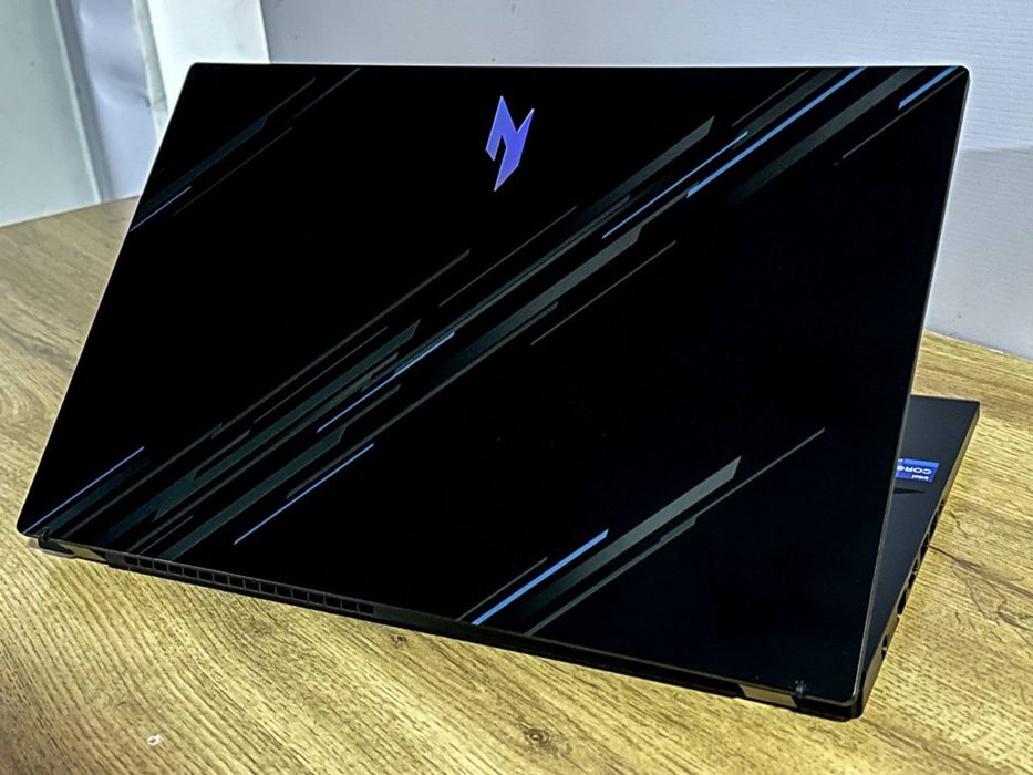 Acer nitro v15 rxt4060. 16 gb ram