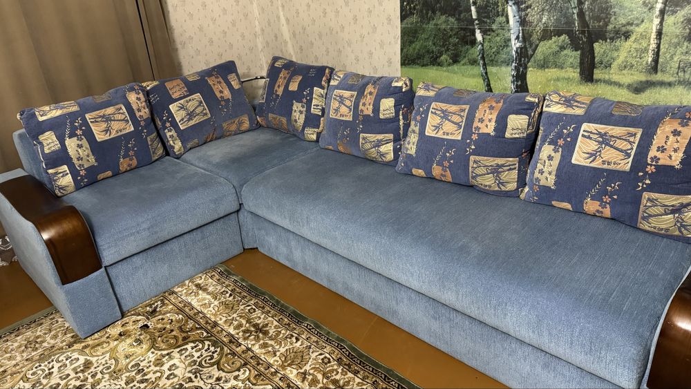 Продам диван в отличном состоянии.