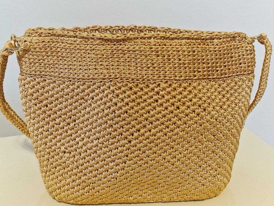 Geanta lucrata manual