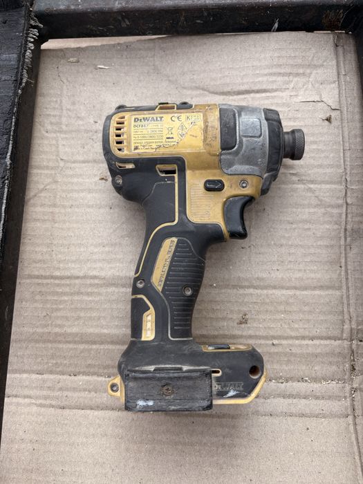 Dewalt DCF887 205Nm - Ударен безчетков винтоверт