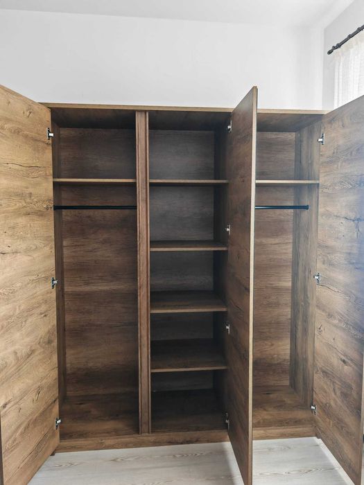 Se vinde Set Mobilier