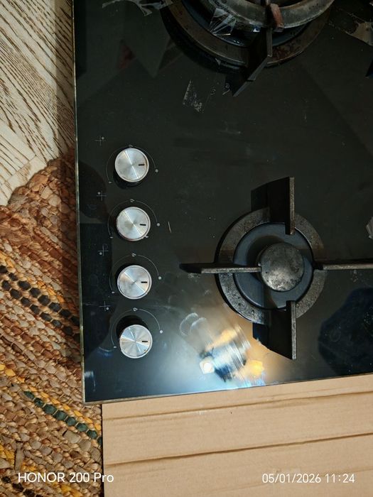 Plita incorporabila Beko  sticla neagra 9.5kw