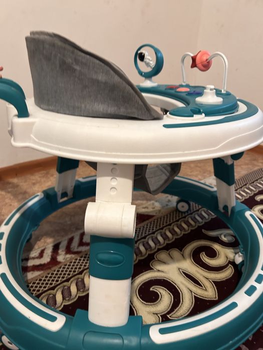 Продам Ходунки  отличные состояние.