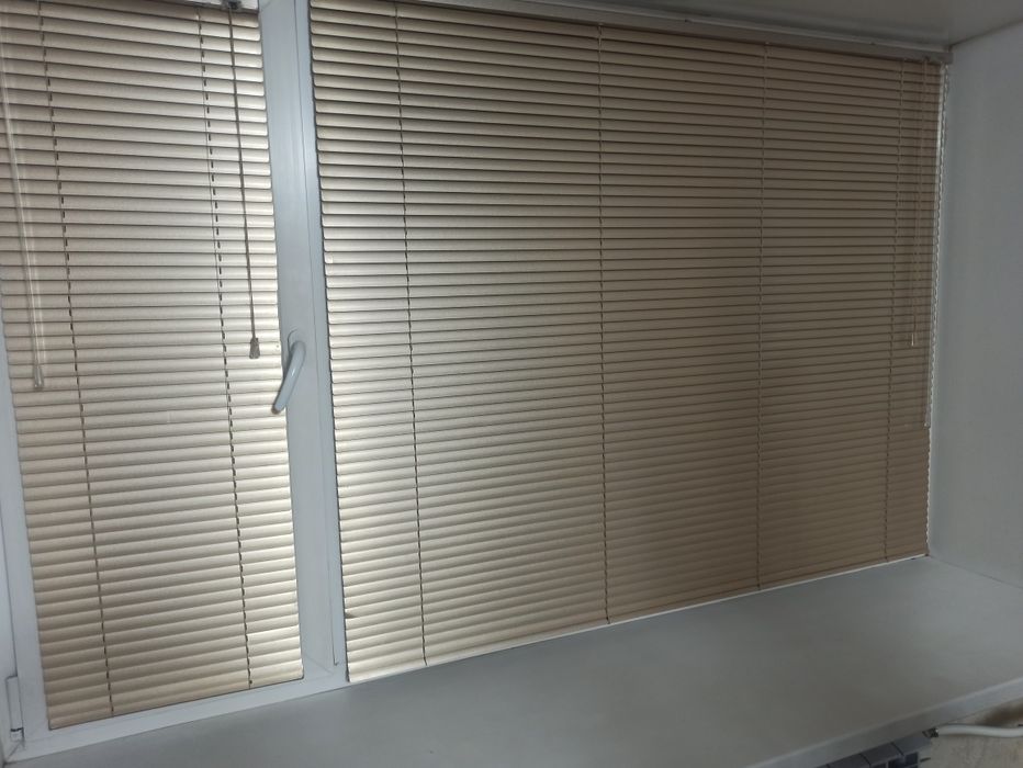 Жалюзи на окно большое