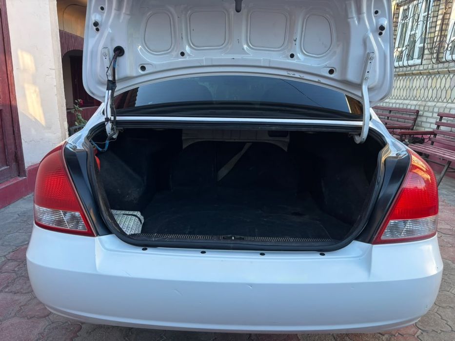 Продаю HYUNDAI ELANTRA, 2003 года.