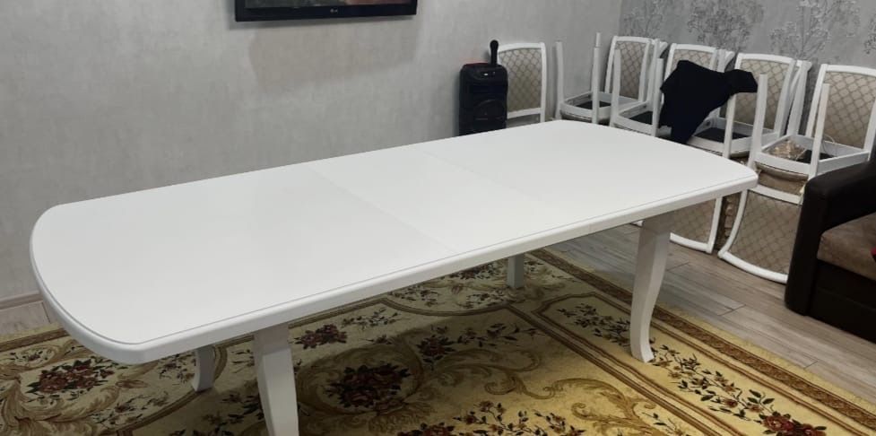 Продам стол 2.5 со стульями