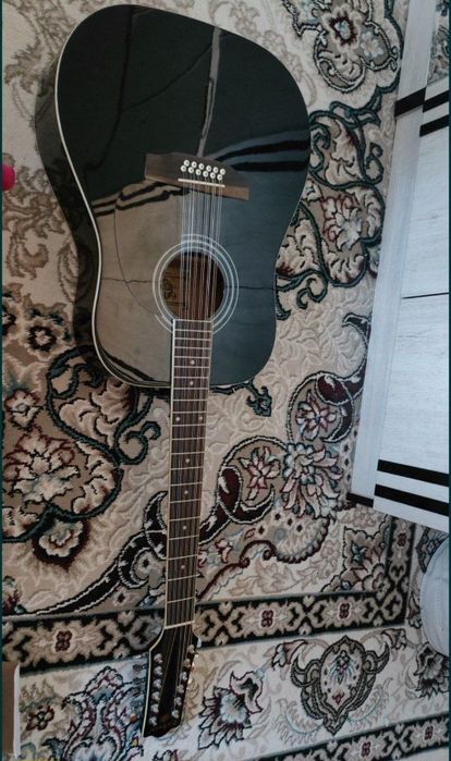 Gitara 12 strunali