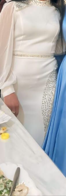 Продам платье новый