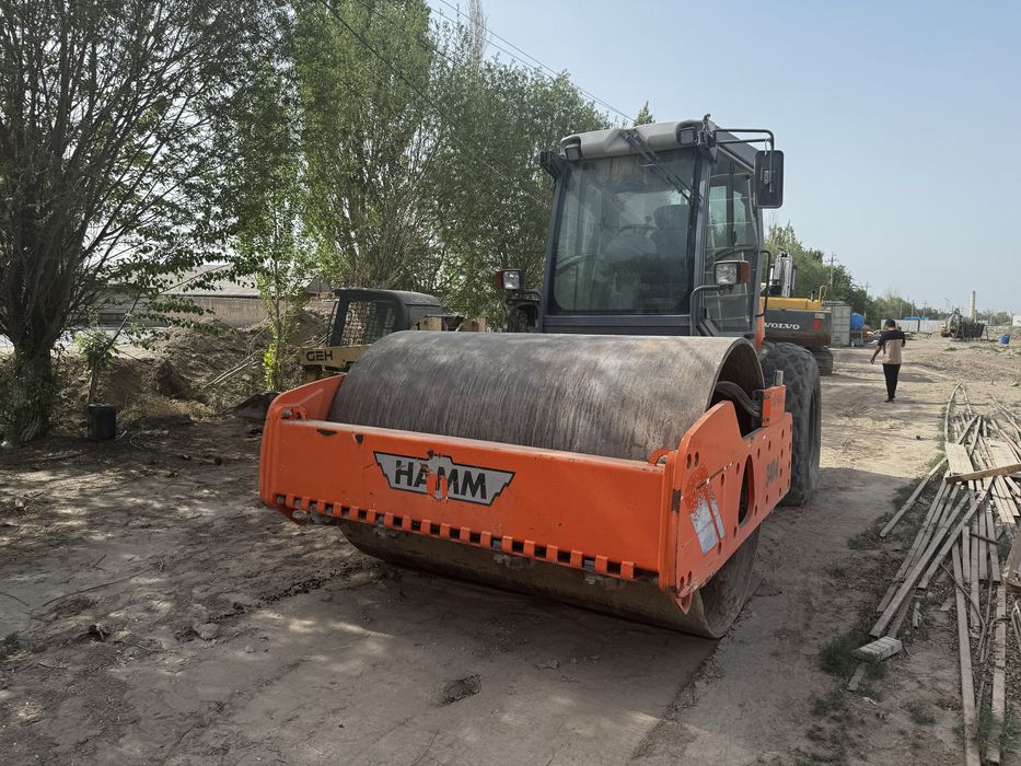 Услуга выбро каток 14тонна