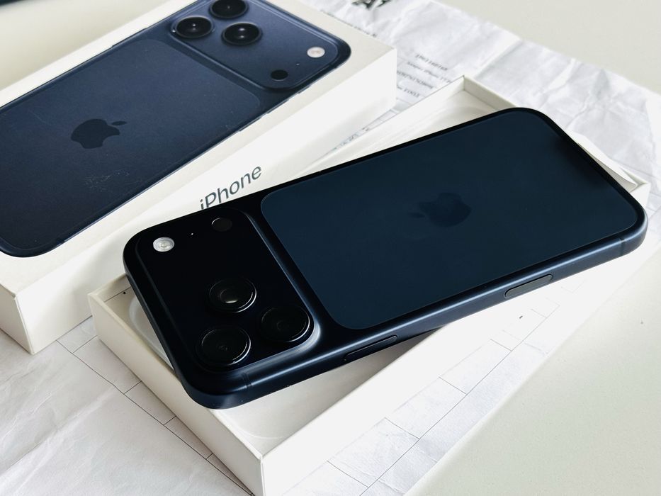 Iphone 17 Pro Max 256GB Blue Гаранция 2 години